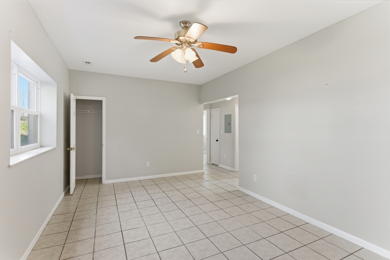 Photograph 4 of 3300-3374 Valley View Drive, 3330