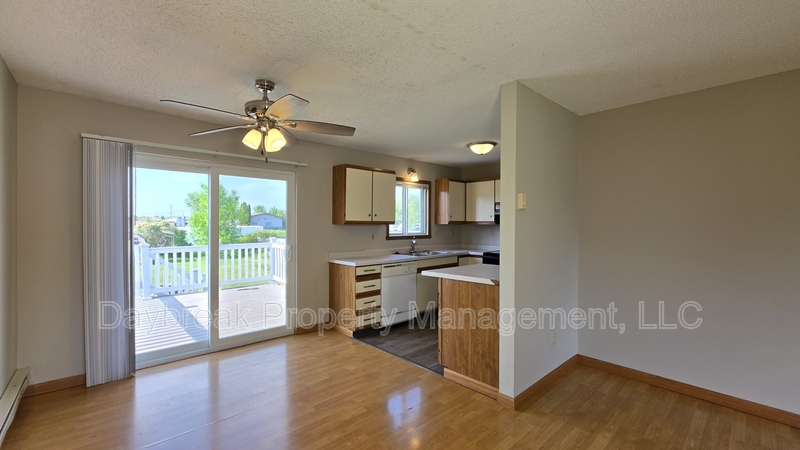 West Fargo House: 1702 2nd Avenue East
