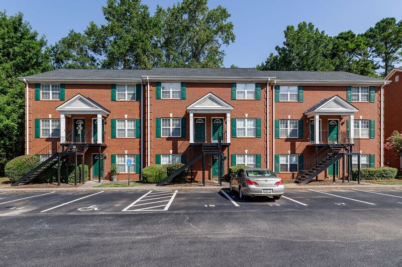 Athens House: 600 Mitchell Bridge Rd