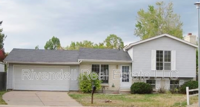 Aurora House: 2295 South Norfolk Street