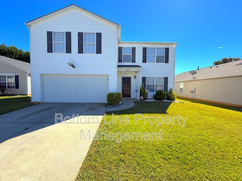 Charlotte House: 8125 Rosberg Ln