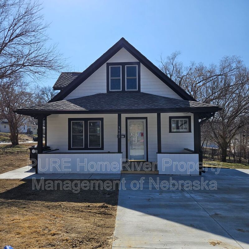 Omaha House: 3901 Curtis Ave