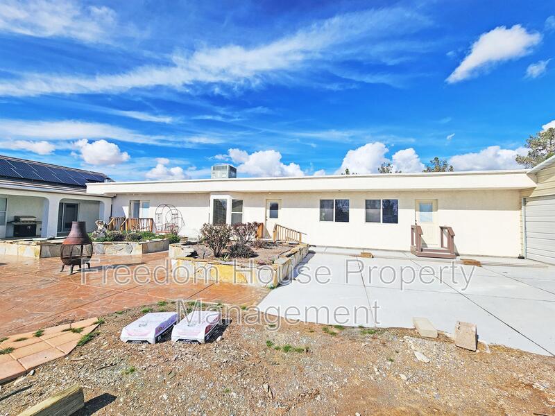 Pahrump House: 5821 S Keomah St