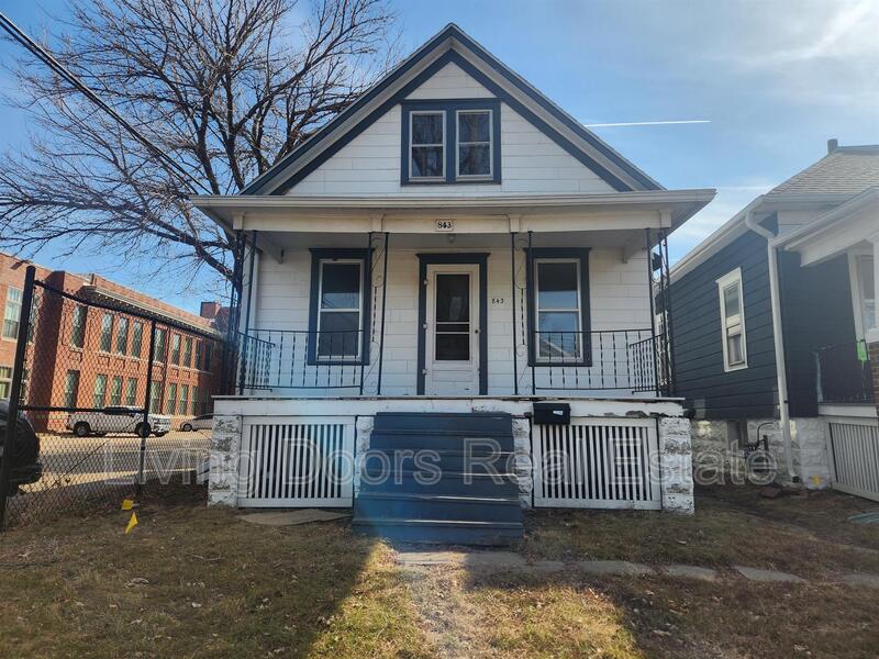 Lincoln House: 843 New Hampshire St