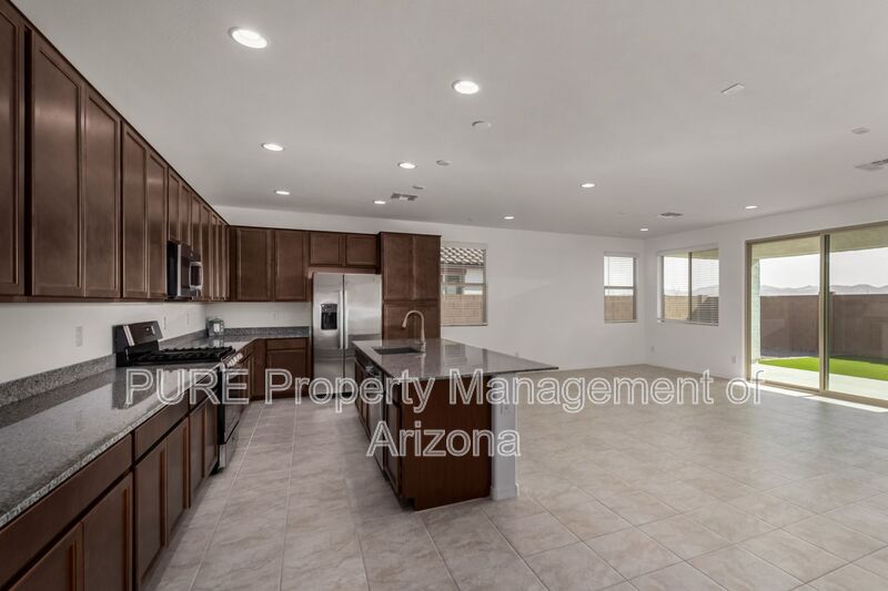 Surprise House: 23970 N 148th Dr