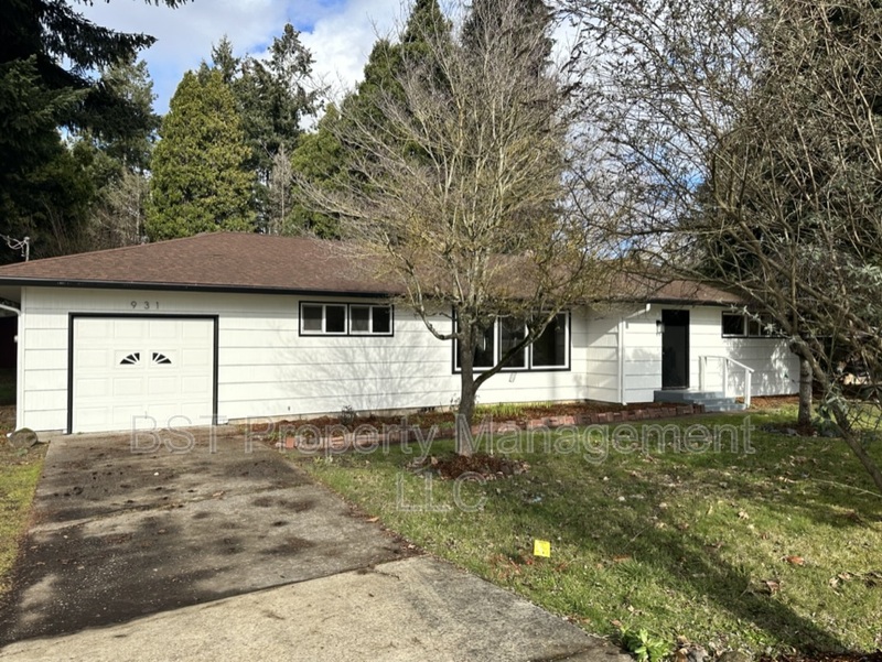 Keizer House: 931 Chemawa Road North