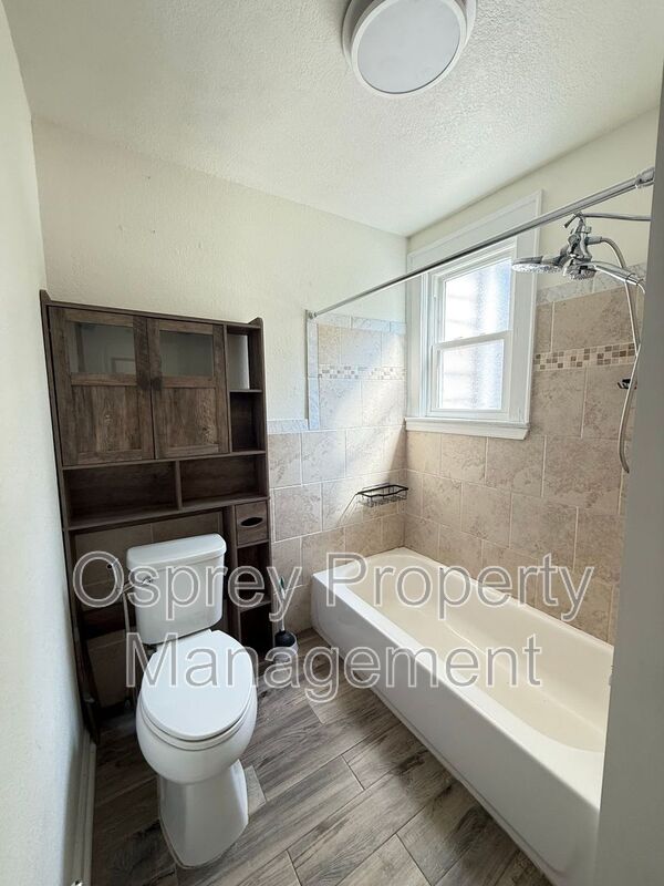 3BR Home with Elizabeth River Views & Spacious Parking - Photo 9