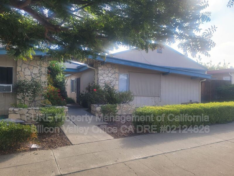 Campbell House: 900 Sobrato Drive