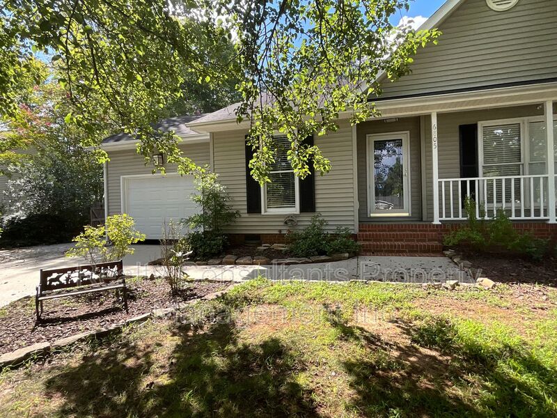 Greensboro House: 6805 Poplar Grove Trail