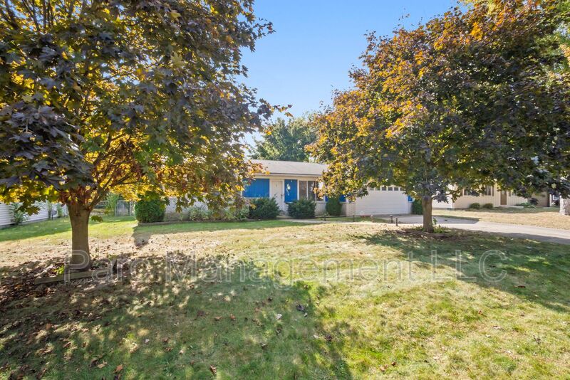 Troy House: 2076 Harned Street