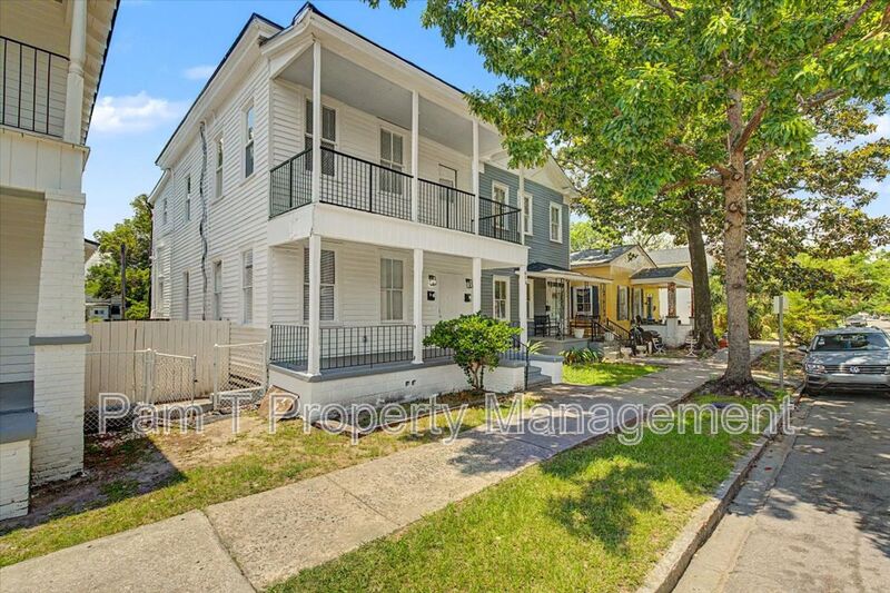 Savannah Condo: 615 W 39th St