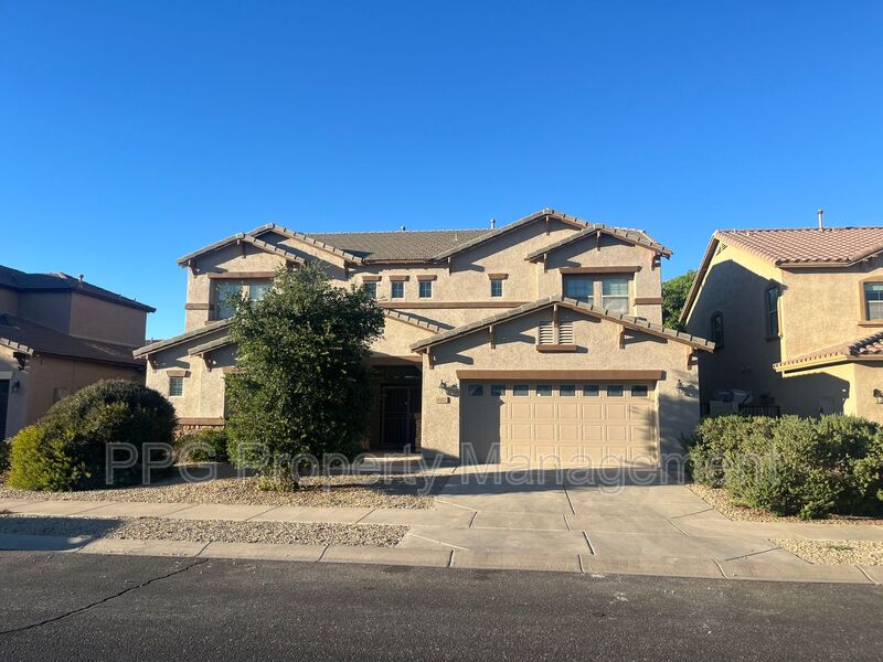 Surprise House: 16412 W Hope Dr