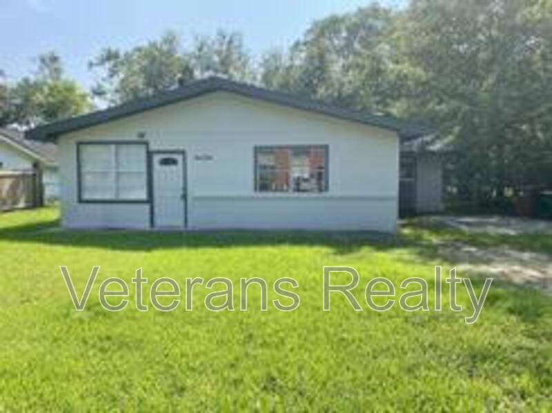 Long Beach House: 101 Park Row Ave