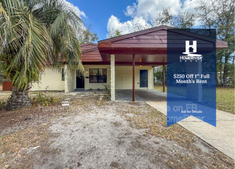 Jacksonville House: 7947 Chateau Dr S