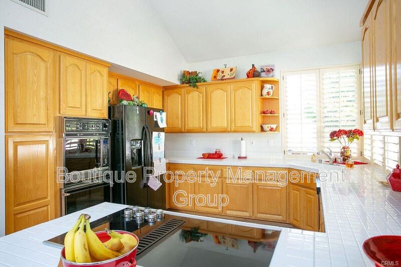 Irvine House: 34 Lakefront