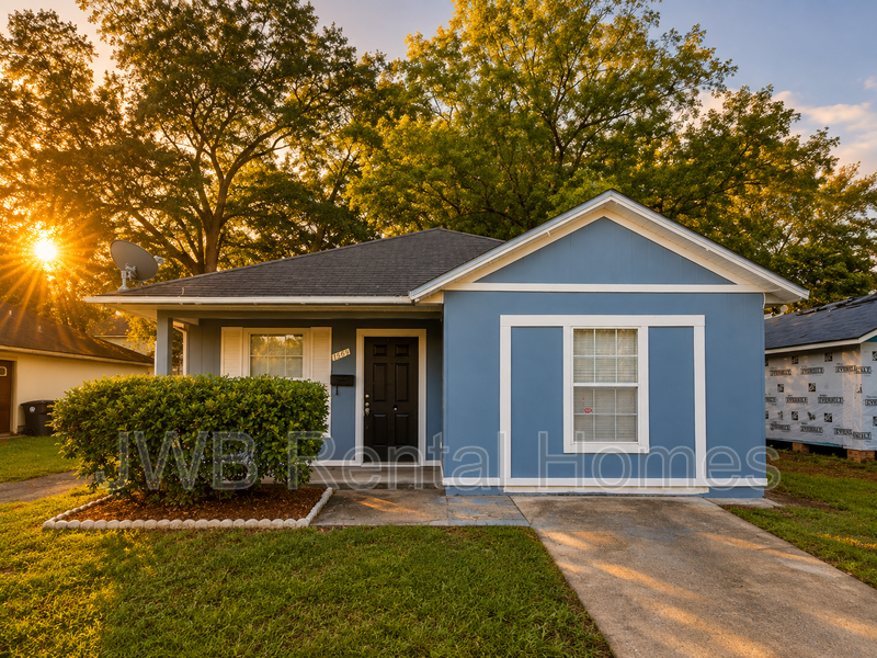 Jacksonville House: 3562 Drexel St