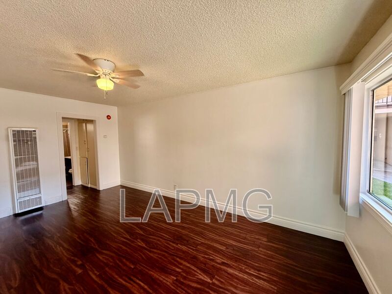 Inglewood House: 925 Enterprise Avenue
