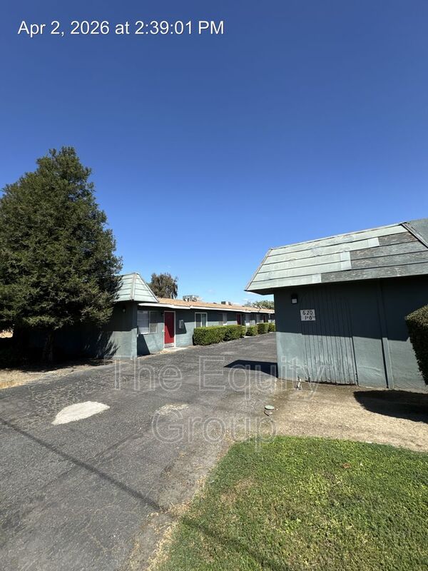Tulare Condo: 620 N Blackstone Avenue