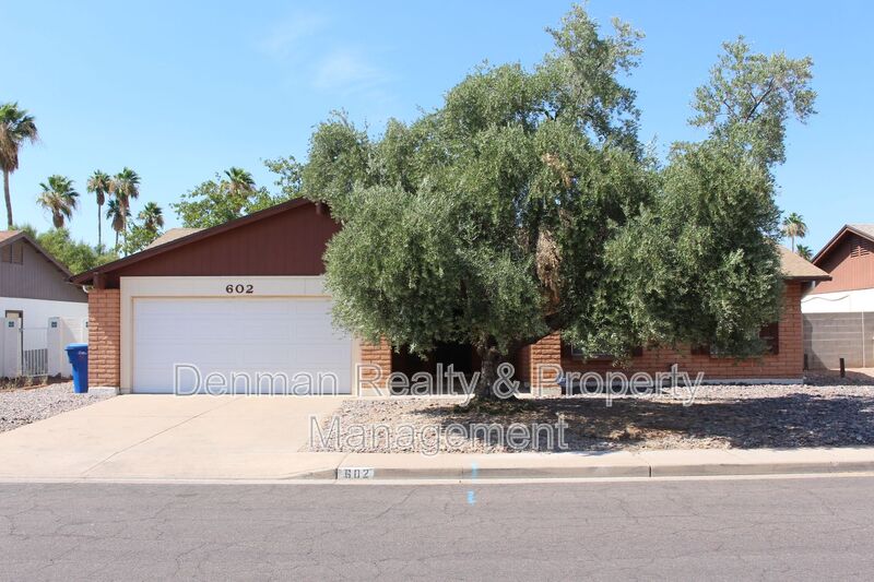 Mesa House: 602 W. Kilarea Avenue