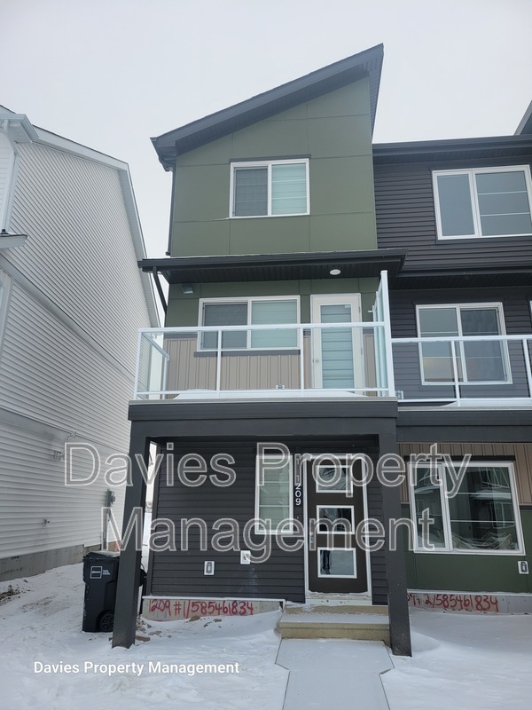 Edmonton House: 1209 Keswick Drive SW