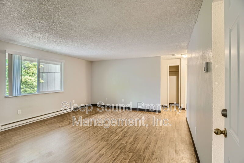 Oregon City Condo: 691 Molalla Avenue