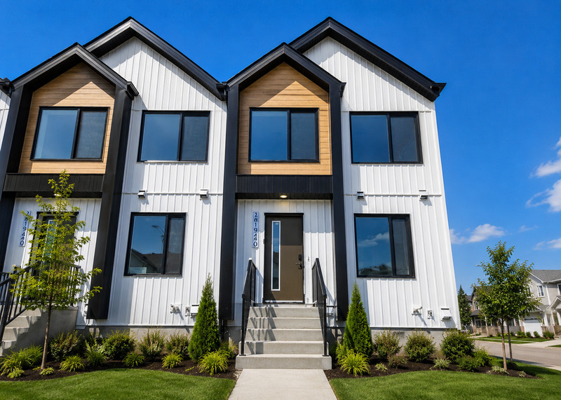 Edmonton Townhome: 19440 22 Ave NW