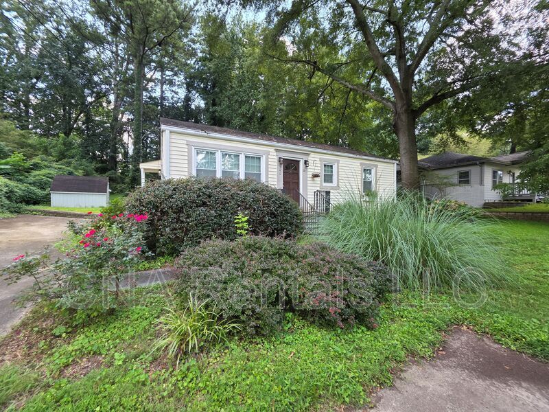 Smyrna House: 540 Church Road SE