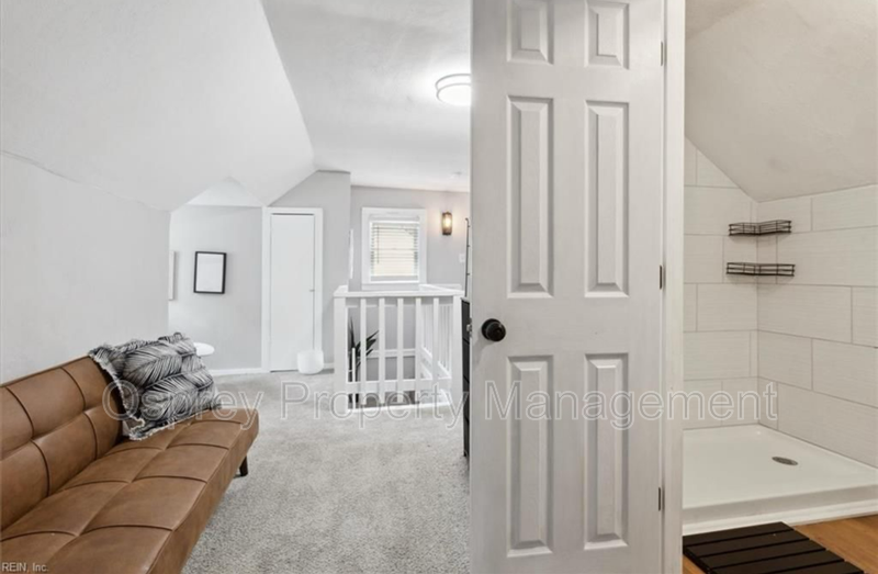 Welcome to this recently renovated 4-bedroom, 2-bathroom! 