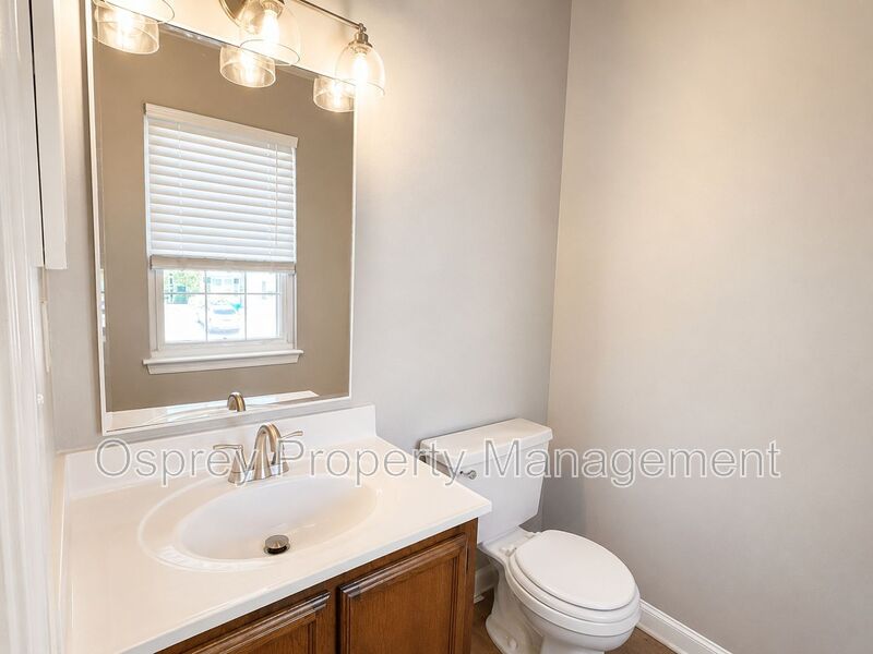 Renovated End-Unit Townhome in Virginia Beach - Photo 15