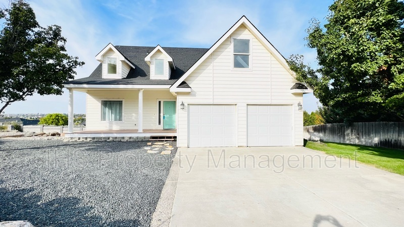 West Richland House: 5131 Milky Way