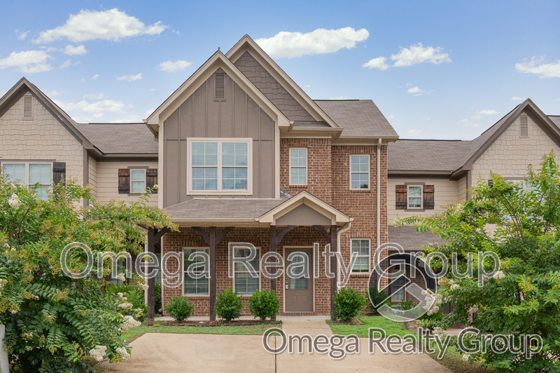 Birmingham House: 4391 Ridgemont Cir
