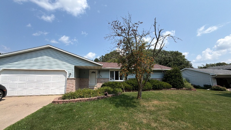 Green Bay House: 2742 Shawano Avenue