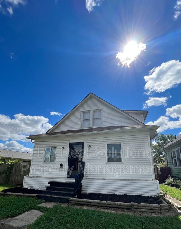 Columbus House: 1709 East Weber Road