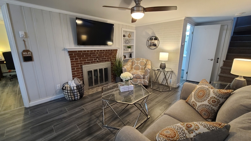 Cranston Condo: 131 Phenix Avenue