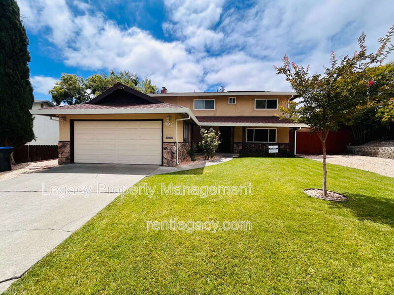 Fairfield House: 493 Dahlia St