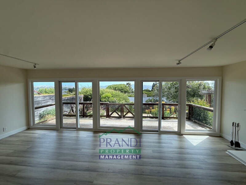 Sausalito Condo: 120 Buchanan Dr