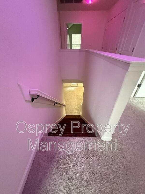 Spacious 4BR Home with Large Fenced Yard & Prime Location  - Photo 21