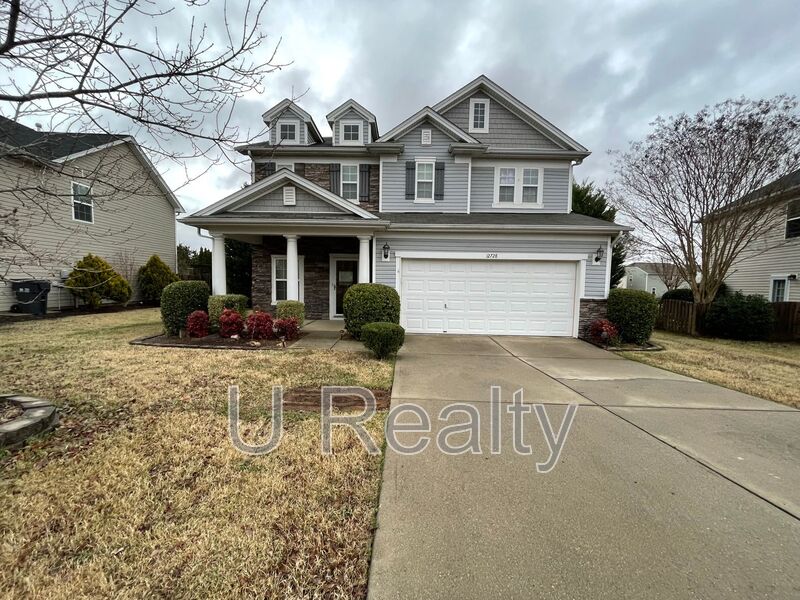 Charlotte House: 12728 Cumberland Cove Dr