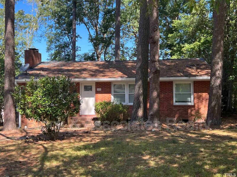 Cary House: 428 W. Park Street