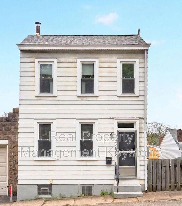 Pittsburgh House: 2835 Edwards Way