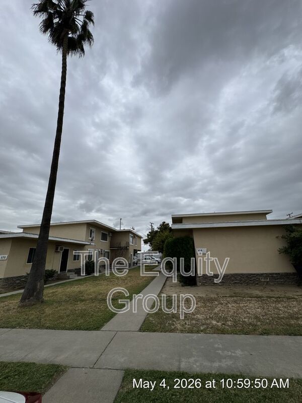 Hanford Condo: 560 S Richmond Ave