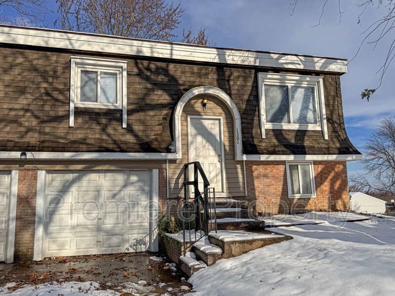 Independence Townhome: 1301 N Arrowhead Rdg