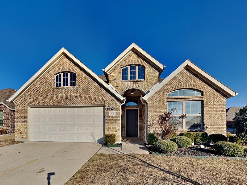 Fate House: 900 Mclynn Ct