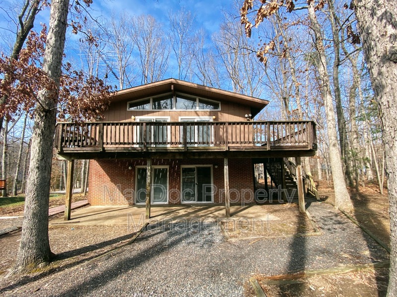 Locust Grove House: 3621 Lakeview Parkway