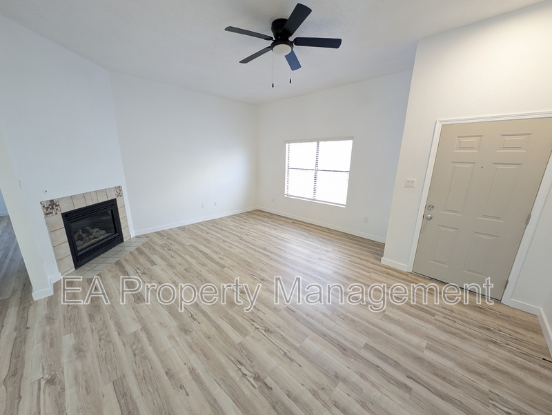 Albuquerque House: 3301 Schumacher St NW