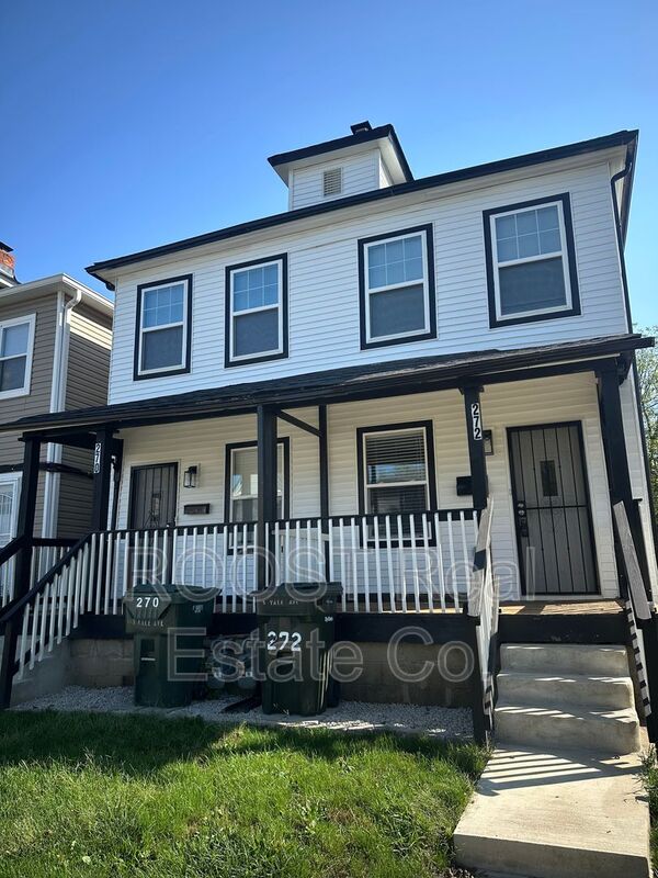 Columbus House: 270-272 S Yale Ave