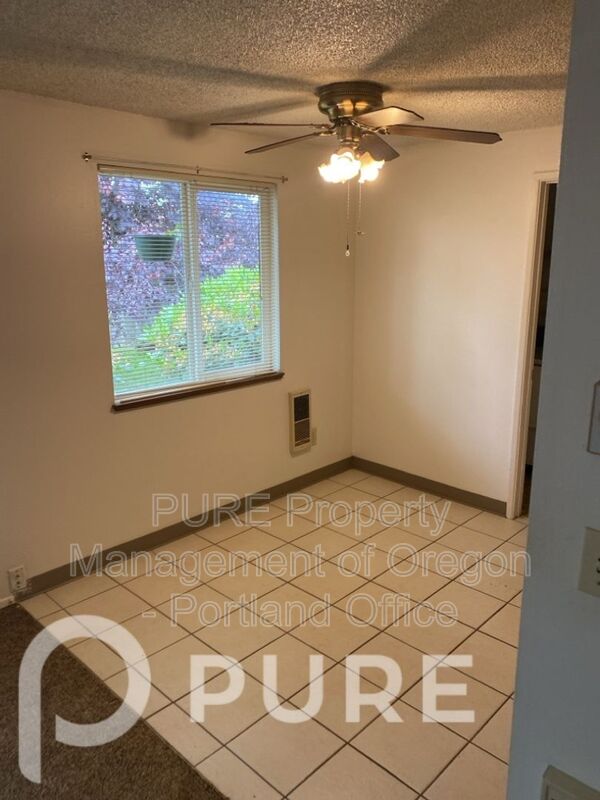 Gresham Condo: 1725 SE 5th Street