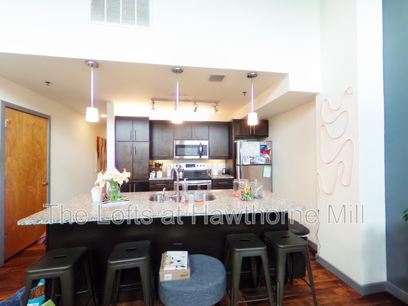 Charlotte Condo: 1101 Hawthorne Lane