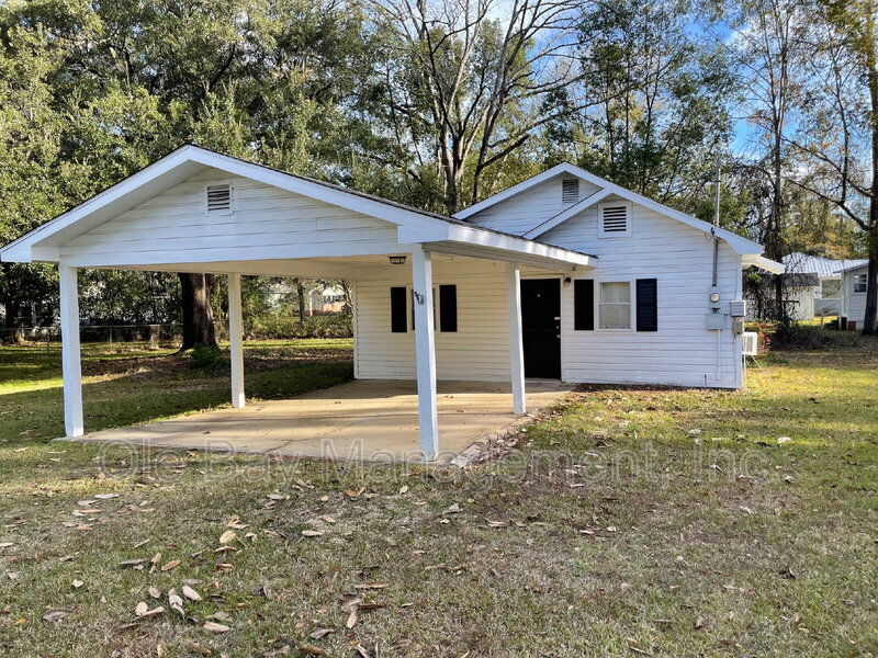 Bay Minette House: 400 B Hall Ave