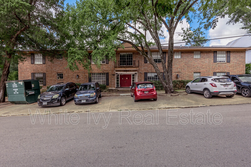 Huntsville Condo: 818 University Avenue